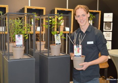 Maurice van Santen loopt stage bij Bogreen, een kweker van een divers assortiment eetbare tuinplanten.